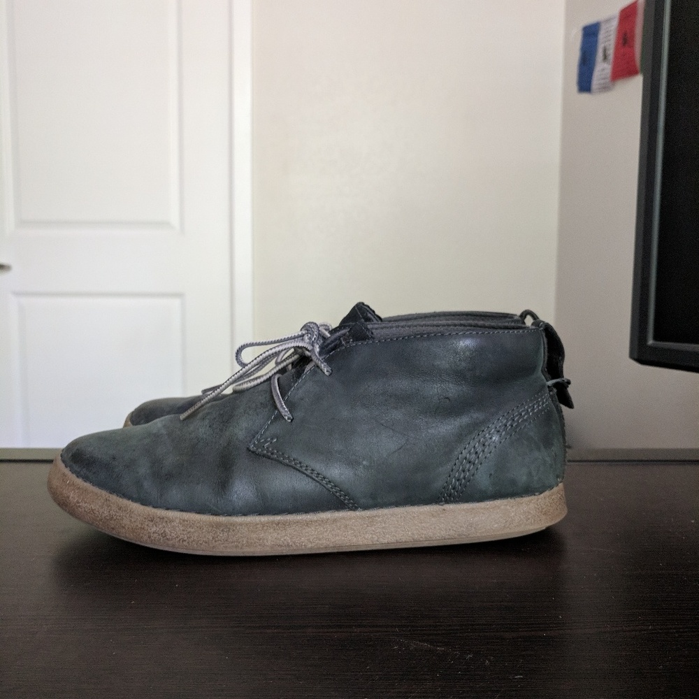 OluKai Chukkas